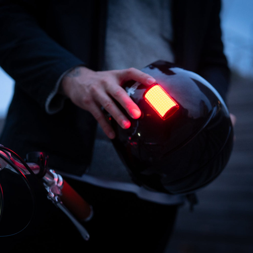 Support magnétique universel pour casque (lumières non incluses)