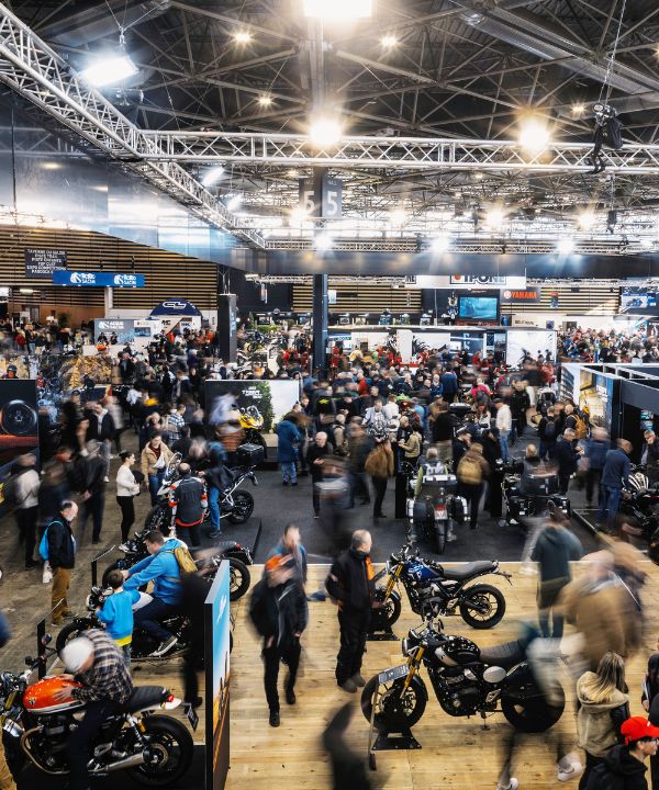 Le MINI-BOOST est né des retours des motards rencontrés au Salon du 2 Roues à Lyon. Une innovation pensée pour répondre à une vraie demande terrain.