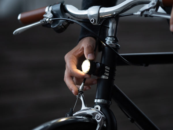 Mini lumière magnétique avant