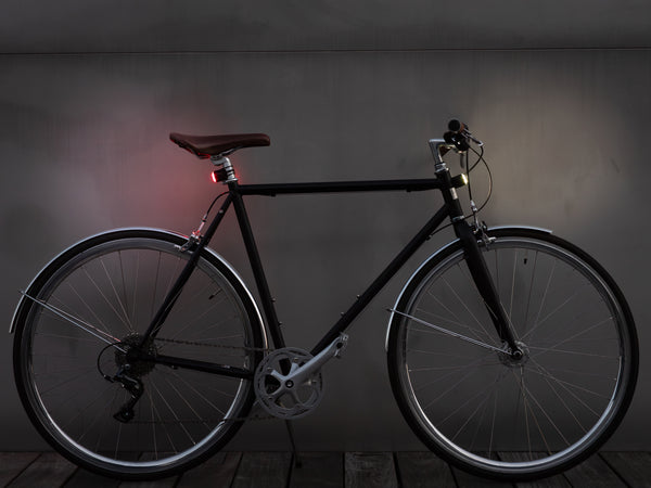 Mini lumières magnétiques avant et arrière