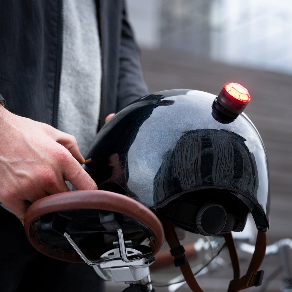 Support magnétique universel pour casque (lumières non incluses)