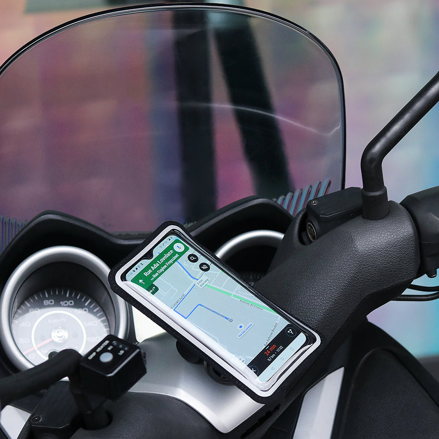 Fixez votre téléphone au tableau de bord de votre scooter. Pochette anti-intempéries avec écran tactile préservé