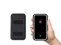 Pochette Shapeheart pour running - vue en situation. Image montrant la pochette utilisée avec un brassard Shapeheart pour une utilisation confortable pendant les activités sportives.